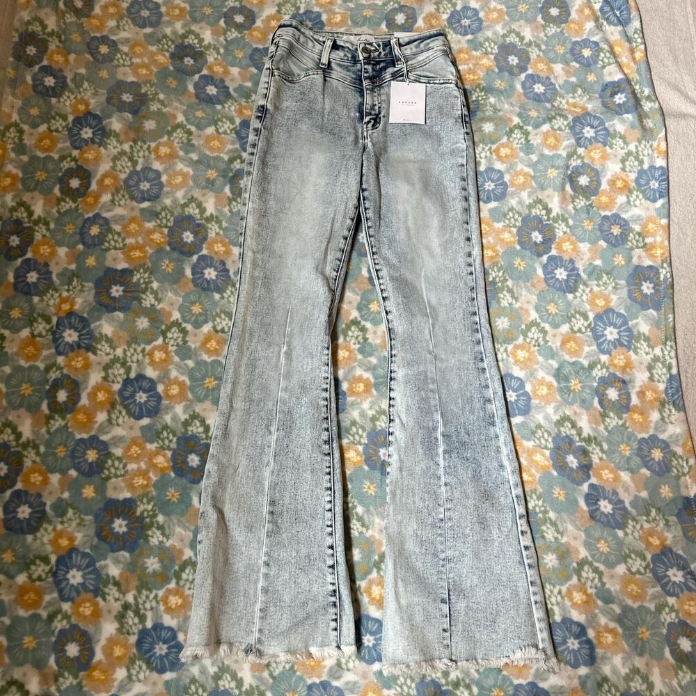 Kancan high rise flare with Frayed / raw hem acid washed women's 5/26 nwt